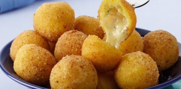 Casulo de Milho com Queijo